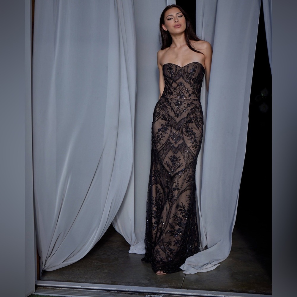 Dress the Population Sheridan Black Lace Strapless Gown